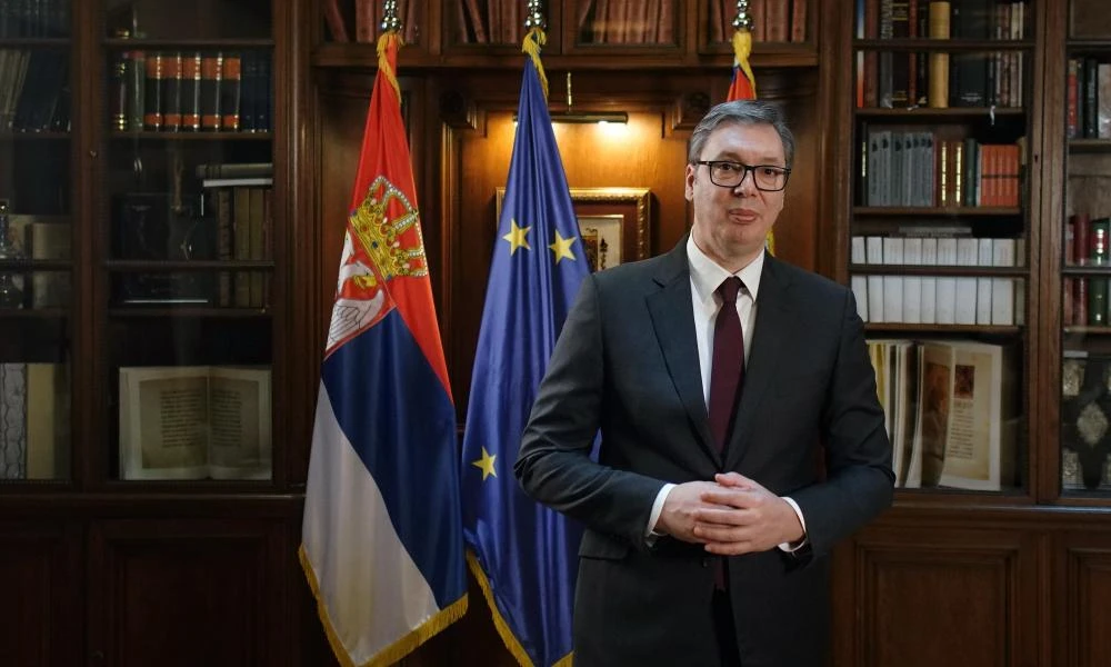 Στο χείλος του γκρεμού τα δυτικά Βαλκάνια! Βούτσιτς: «Η Σερβία δέχεται υπαρξιακές απειλές-Θα πάρουμε τα όπλα»